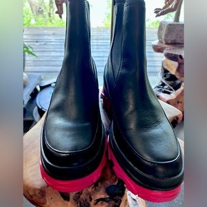 fab sorel boots-worn once!